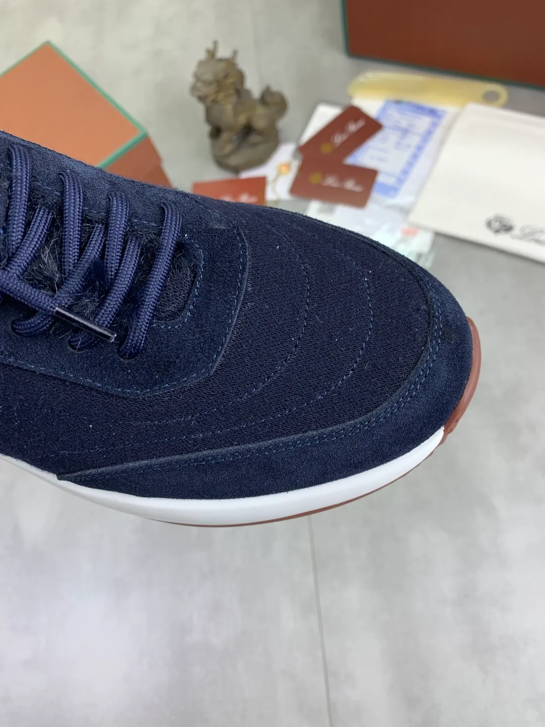 Men's Men's Shoes 💰P460 New Style 💰Mauri The latest casual shoes Loro Piana 💯Top grade💯Buy the original copy💯 Founded the existing Loro Piana company on April 24, 1924. It is now the sixth generation of family business, providing top quality products to customers who are discerning about taste and quality. Imported original fly woven fabric with cowhide fabric, plain calfskin lining. Hand-sewn thread with cowhide feet. Original packaging. High-end outsole. Size: 38-44 (customized for 45 and 46). 5️⃣ colors available.